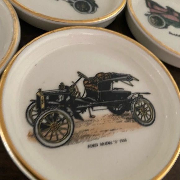 4 very collectible vintage HYALYN mini trinket dishes - Picture 4 of 9